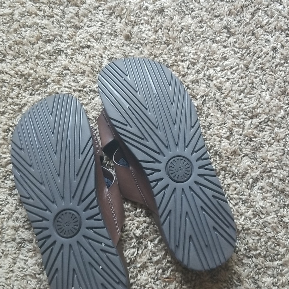 Ugg Sandal - image 4